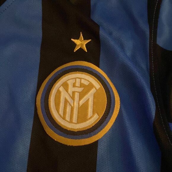 Y14 Inter Milan Pirelli soccer jersey. Pirelli patched peeled off blue black - Picture 4 of 9